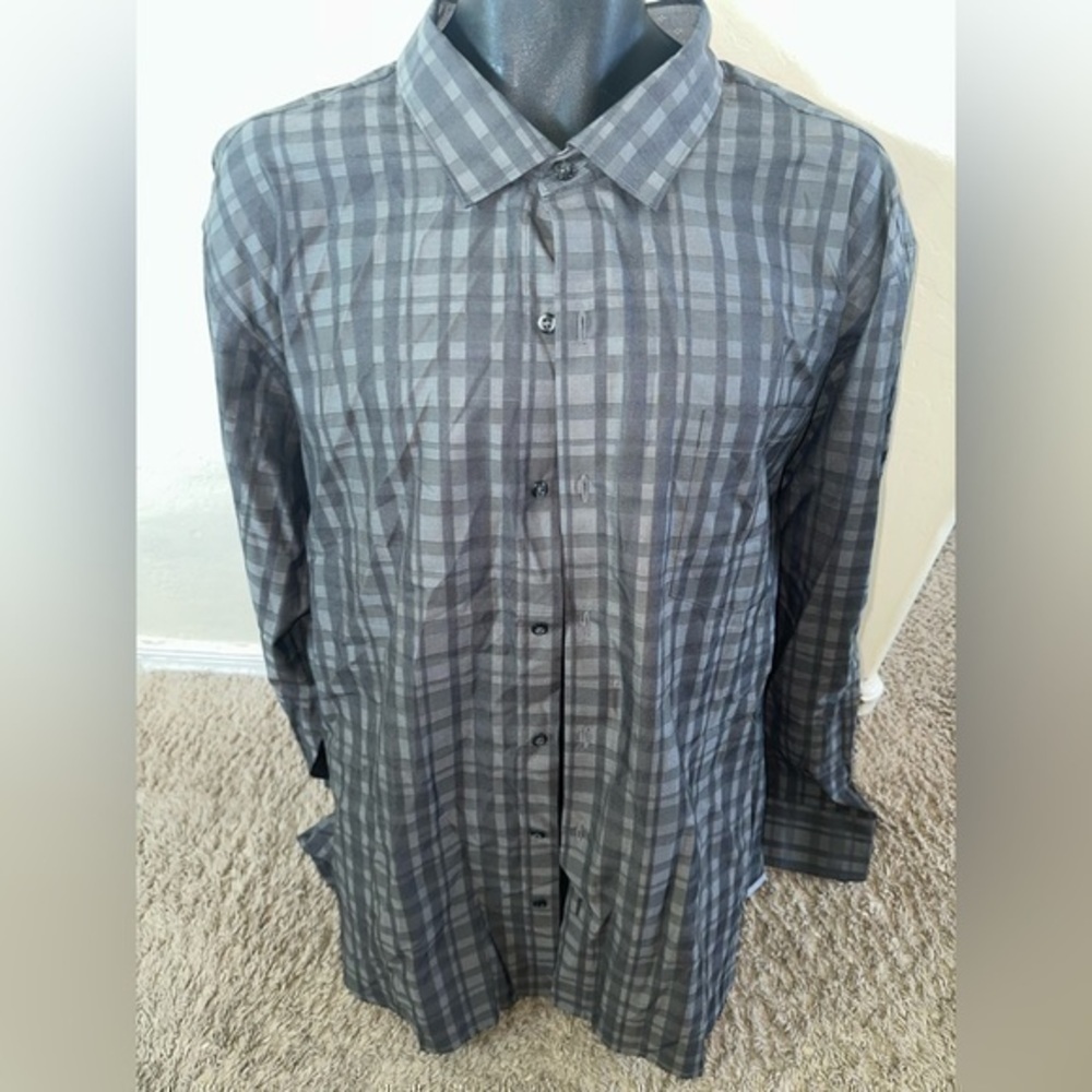 Men’s pre own as is Tommy Bahama 2XL XXL button down shirt plaid grey shirt